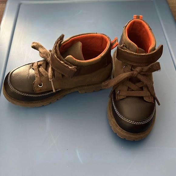 Carter’s brown boots - Picture 2 of 5